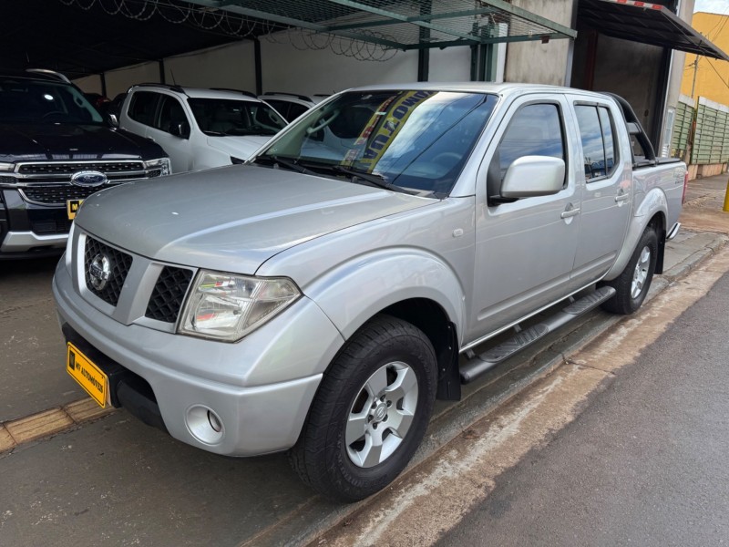 Veculo: Nissan - Frontier - 2.5 XE 4X4 CD TURBO ELETRONIC DIESEL 4P MANUAL em Ribeiro Preto