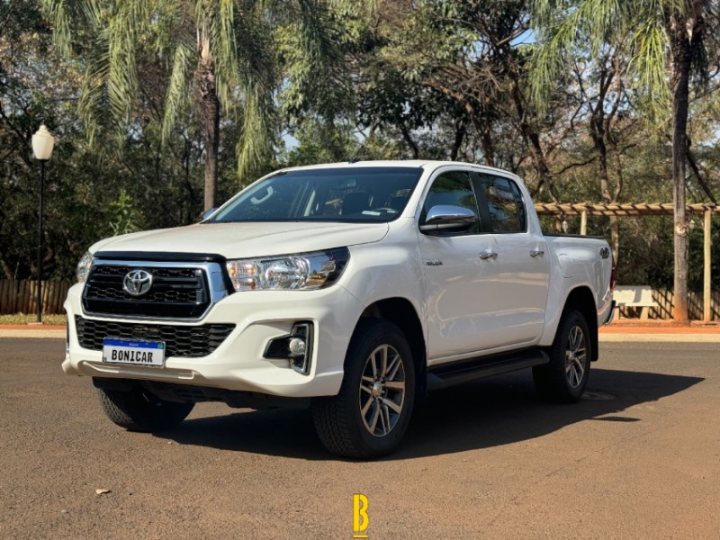 Veculo: Toyota - Hilux - SRV em Sertozinho