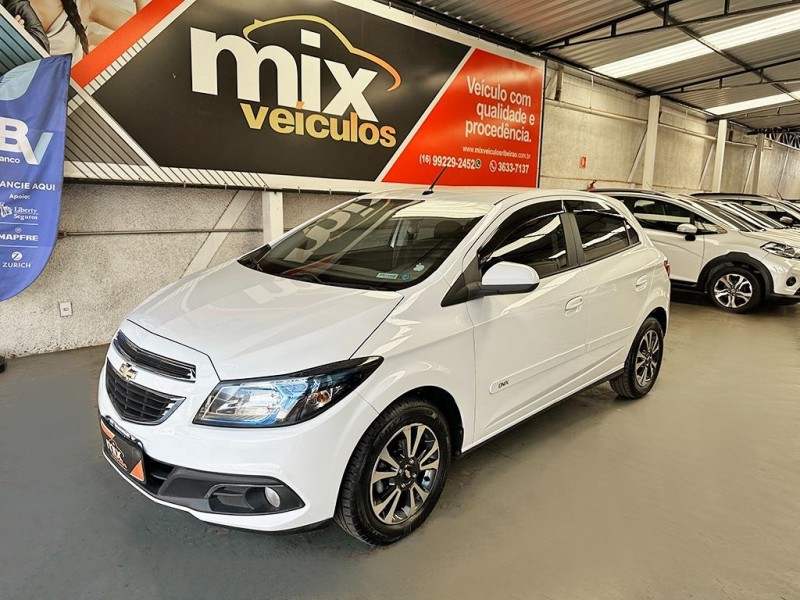 Veculo: Chevrolet (GM) - Onix - 1.4 MPFI LTZ 8V em Ribeiro Preto