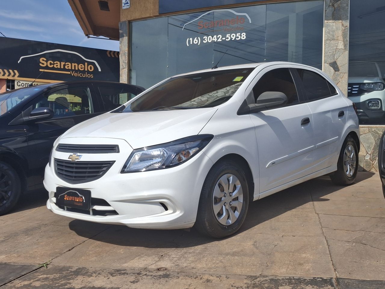 Veculo: Chevrolet (GM) - Onix - HATCH Joy 1.0 8V Flex 5p Mec. em Sertozinho