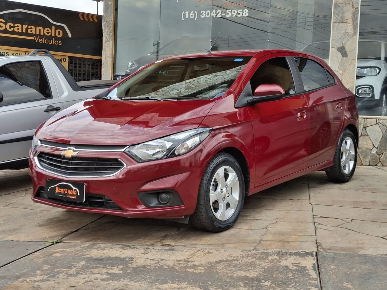 Veculo: Chevrolet (GM) - Onix - HATCH LT 1.4 8V FlexPower 5p Mec. em Sertozinho