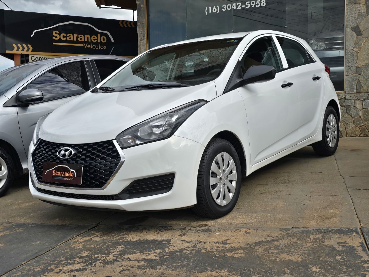 Veculo: Hyundai - HB 20 - Unique 1.0 Flex 12V Mec. em Sertozinho