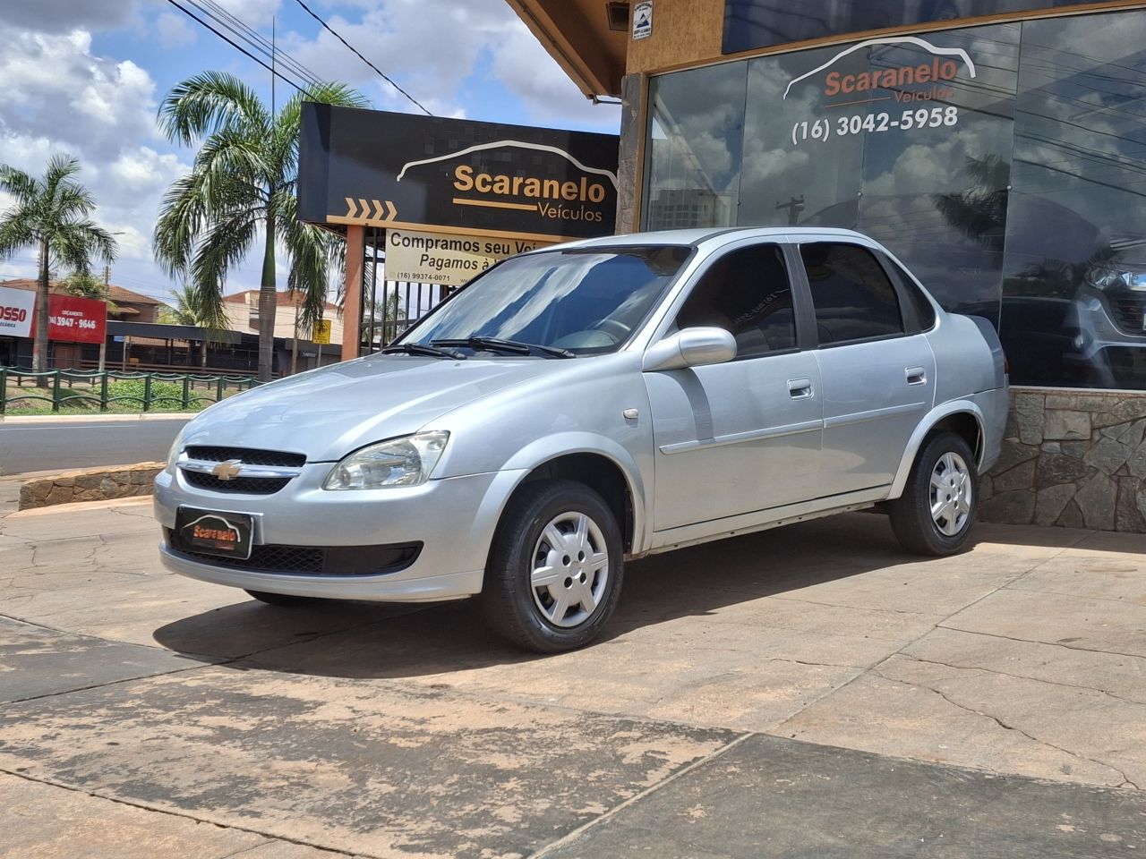 Veculo: Chevrolet (GM) - Corsa Sedan - Life/LS 1.0 VHC FlexP. 4p em Sertozinho