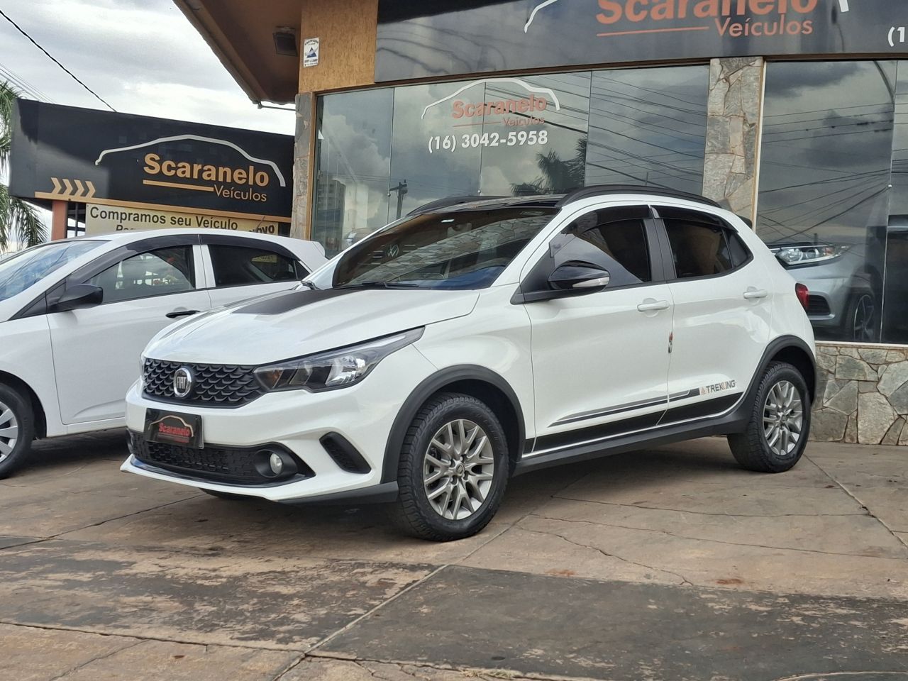 Veculo: Fiat - Argo - TREKKING 1.8 16V Flex Aut. em Sertozinho