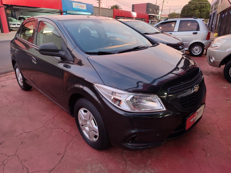 Veculo: Chevrolet (GM) - Onix - ONIX em Ribeiro Preto
