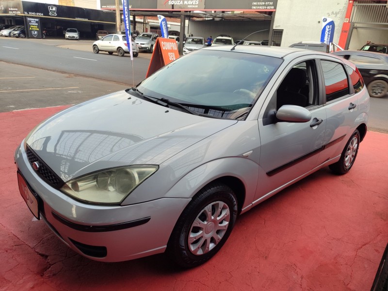 Veculo: Ford - Focus - 1.6 GL 8V FLEX 4P MANUAL em Ribeiro Preto