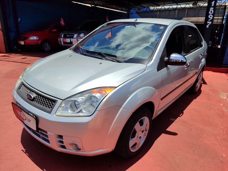 Veculo: Ford - Fiesta Sedan - 1.0 MPI SEDAN 8V FLEX 4P MANUAL em Ribeiro Preto