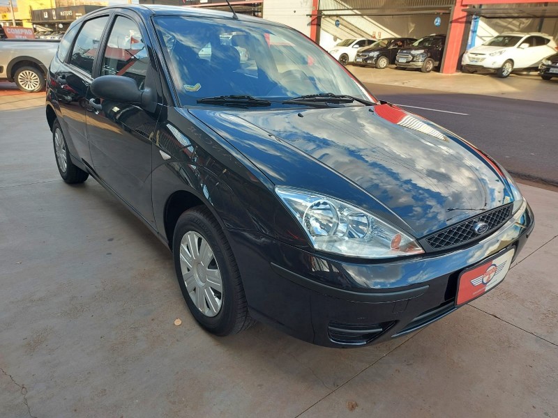 Veculo: Ford - Focus - 1.6 GL 8V FLEX 4P MANUAL em Ribeiro Preto