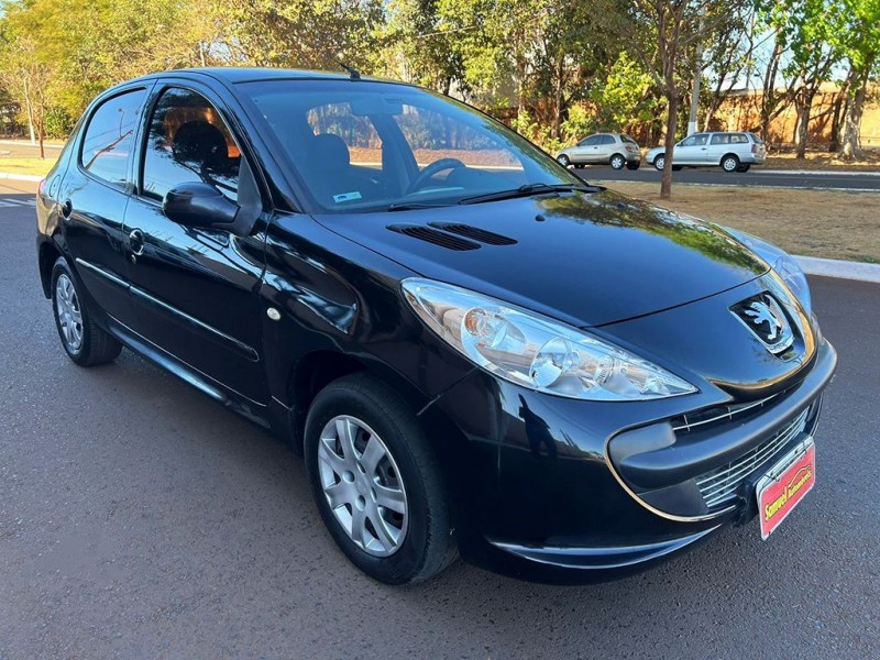 Veculo: Peugeot - 207 - 1.4 XR 8V em Sertozinho