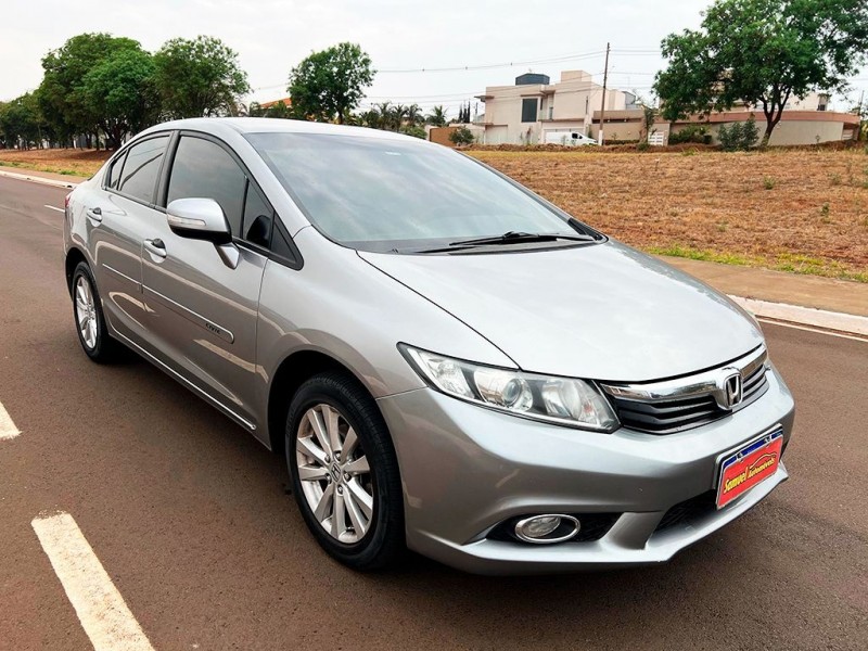 Veculo: Honda - Civic - 2.0 LXR 16V em Sertozinho