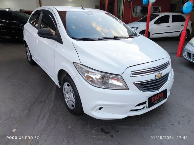 Veculo: Chevrolet (GM) - Onix - ONIX em Ribeiro Preto