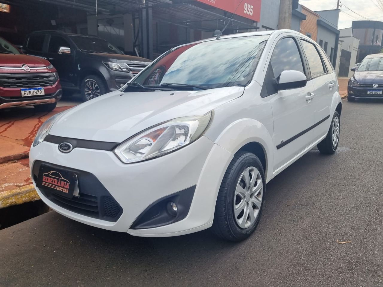 Veculo: Ford - Fiesta Sedan - 1.0 8V Flex/Class 1.0 8V Flex 5p em Ribeiro Preto