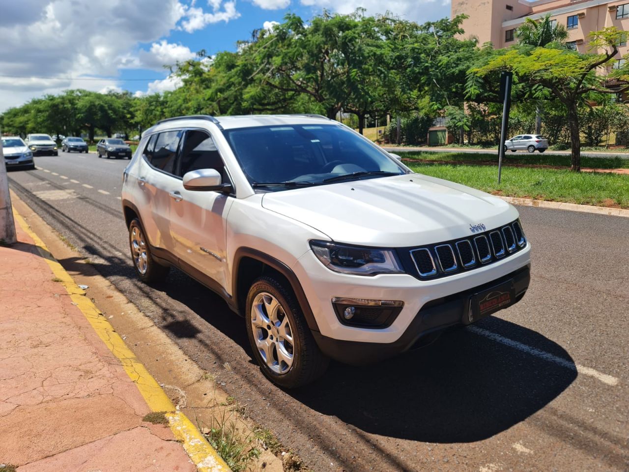 Veculo: Jeep - Compass - LONGITUDE 2.0 4x4 Dies. 16V Aut. em Ribeiro Preto