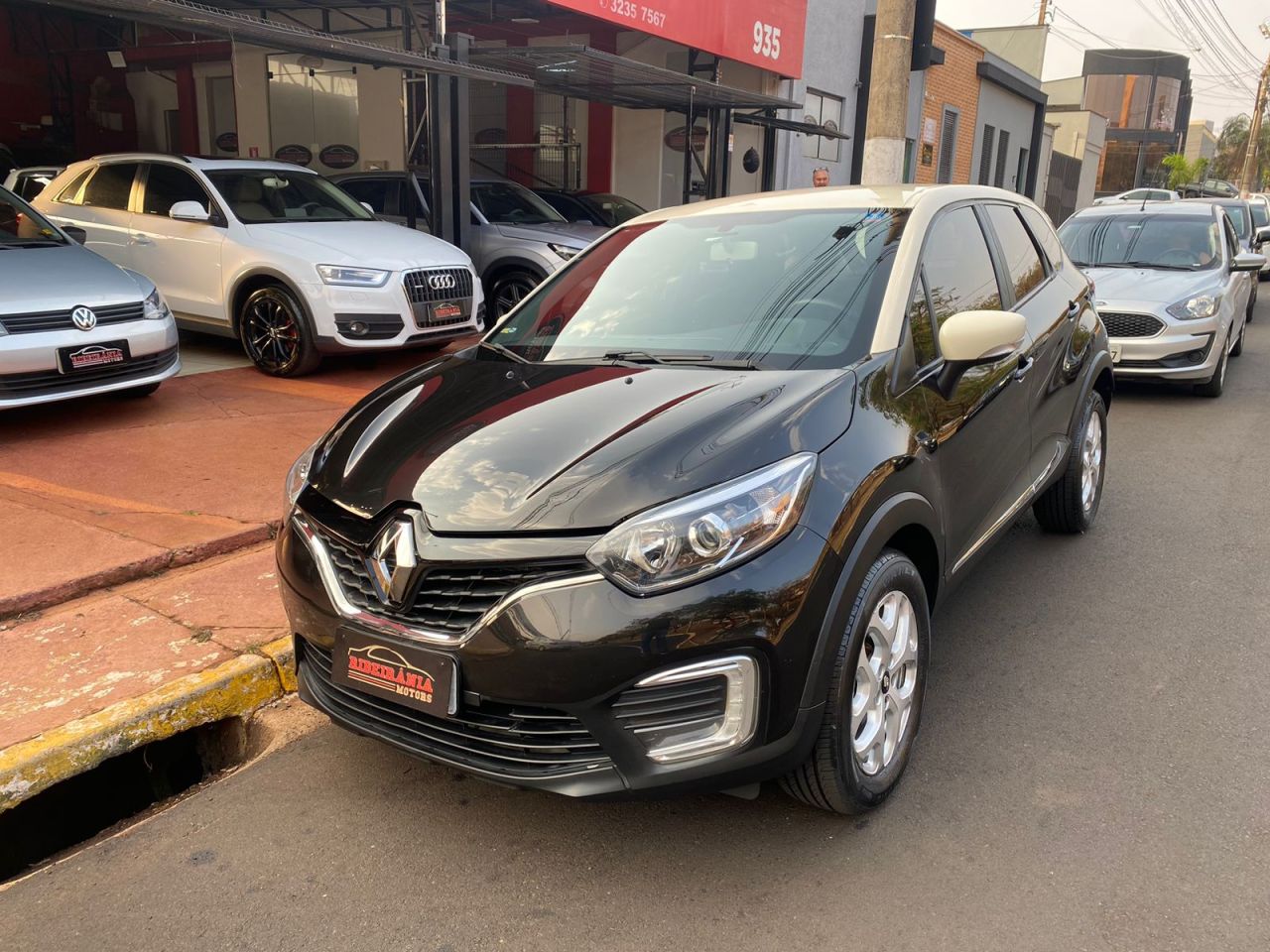 Veculo: Renault - Captur - Life 1.6 16V Flex 5p Aut. em Ribeiro Preto