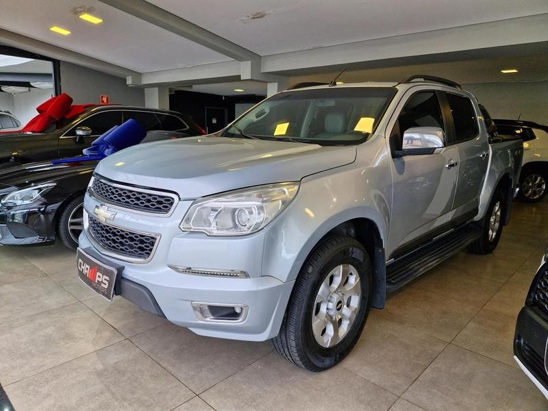 Veculo: Chevrolet (GM) - S-10 -  em Ribeiro Preto