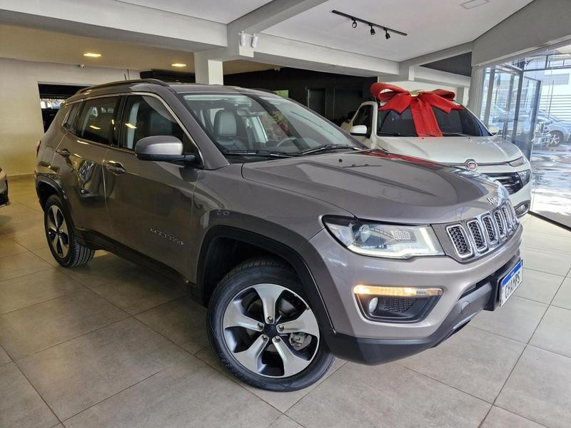 Veculo: Jeep - Compass -  em Ribeiro Preto