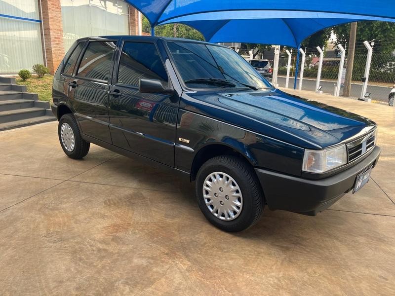 Veculo: Fiat - Uno -  em Batatais