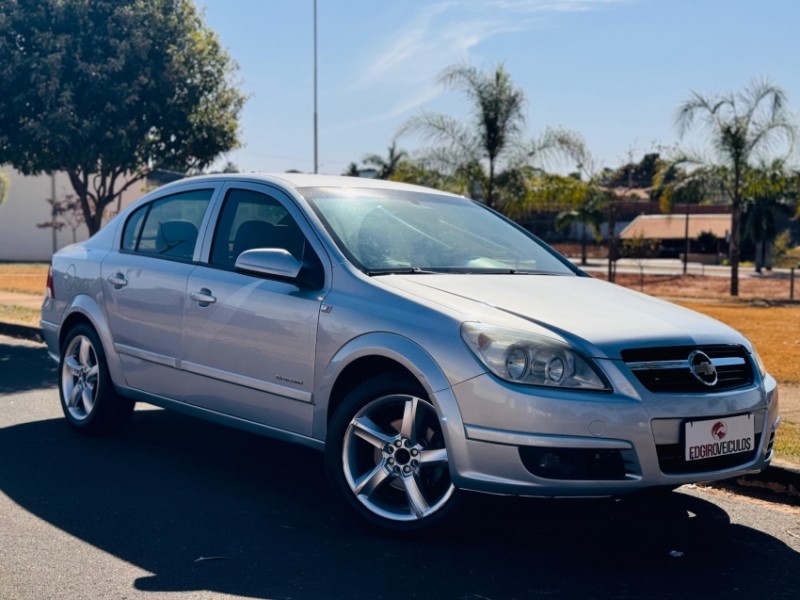 Veculo: Chevrolet (GM) - Vectra - Expression 2.0 em Batatais