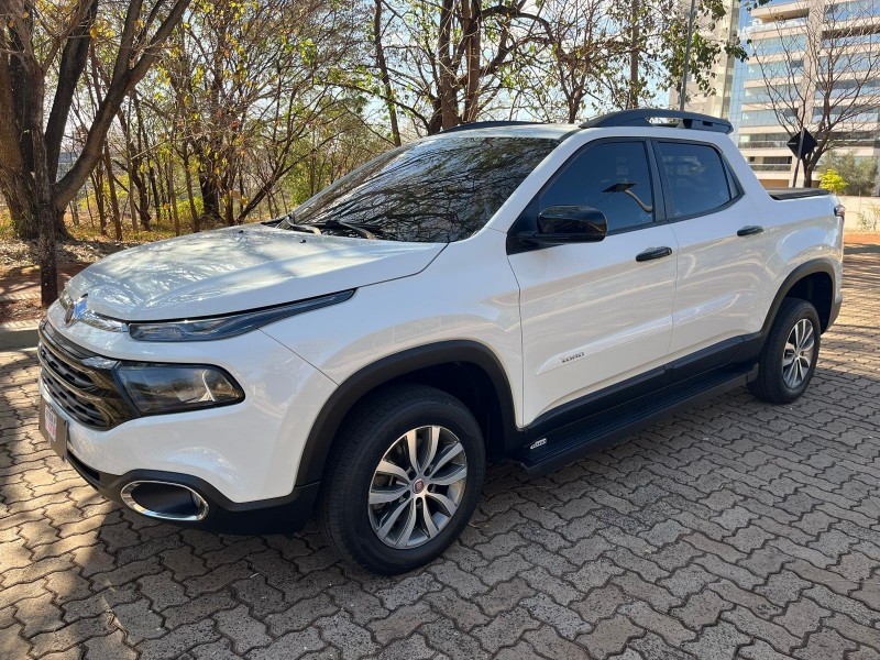 Veculo: Fiat - Toro - TORO em Ribeiro Preto