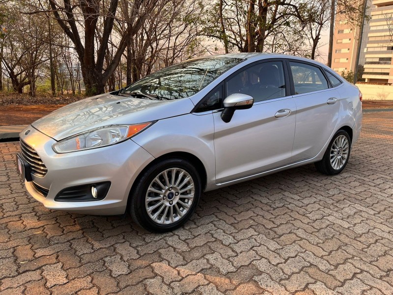 Veculo: Ford - Fiesta Sedan - FIESTA em Ribeiro Preto