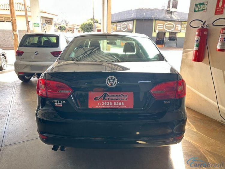 Alexandre Automoveis | Jetta 2.0 Comfortline 4P.  18/18 - foto 6