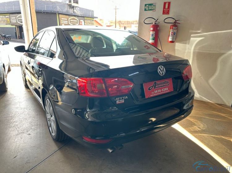 Alexandre Automoveis | Jetta 2.0 Comfortline 4P.  18/18 - foto 2