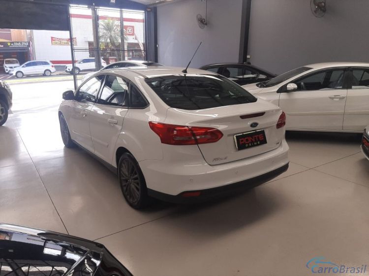 Ponte Veculos | Focus Sedan  SE PLUS FASTBACK 16V  POWERSHIFT 17/17 - foto 4