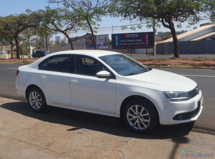 Classe A Veculos | Jetta 2.0 COMFORTLINE AUTO  13/13 - foto 2