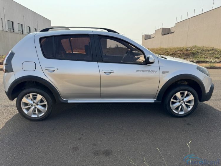 JM Veiculos  | Sandero SANDERO STEPWAY 1.6 FLEX COMPLETO  14/14 - foto 2