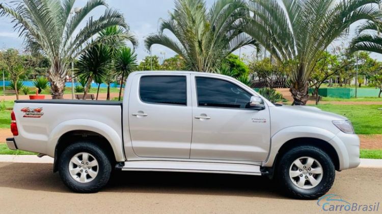 1000Ser Automveis | Hilux SRV 4X4 3.0 14/14 - foto 8