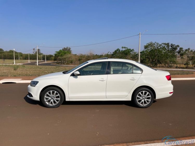 Vem Car Veculos | Jetta COMFORTLINE 2.0 FLEX COM TETO SOLAR  12/12 - foto 8