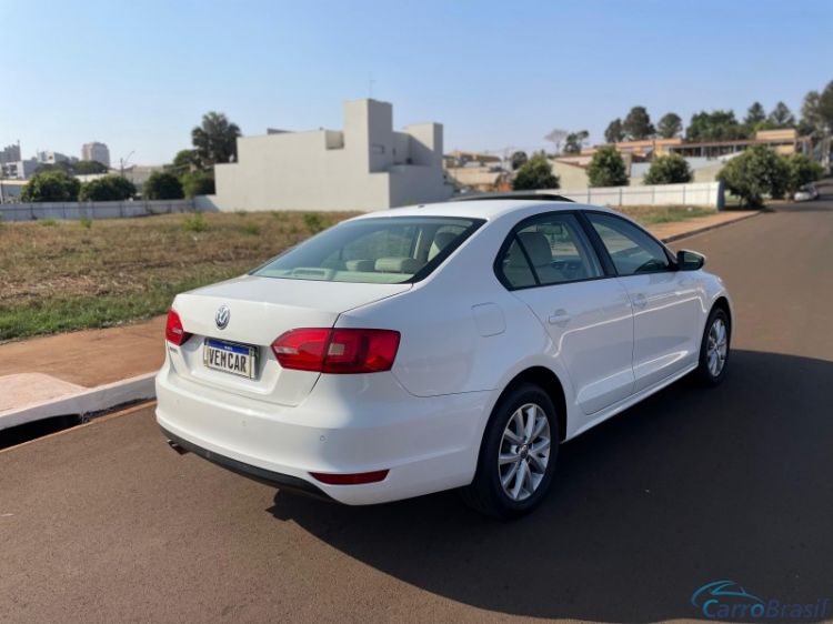 Vem Car Veculos | Jetta COMFORTLINE 2.0 FLEX COM TETO SOLAR  12/12 - foto 4