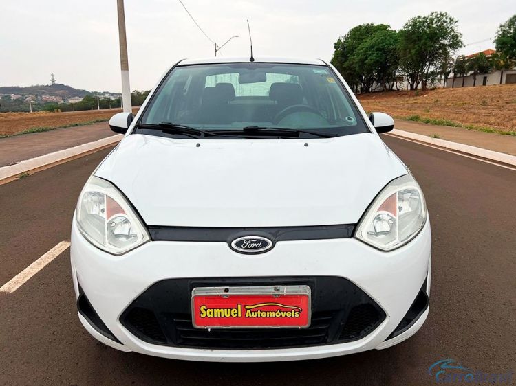 Samuel Automveis | Fiesta Hatch 1.6 ROCAM SEDAN 8V 13/14 - foto 2