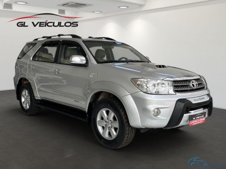 GL Veculos | Hilux 3.0 SRV 4X4 CD 16V TURBO INTERCOOLER DIESEL 4P AUTOMTICO 11/11 - foto 2