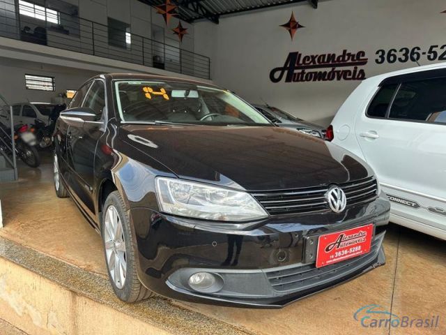 Mais detalhes do Volkswagen Jetta 2.0 Comfortline 4P.  Flex