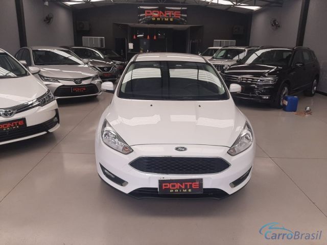 Mais detalhes do Ford Focus Sedan  SE PLUS FASTBACK 16V  POWERSHIFT Flex