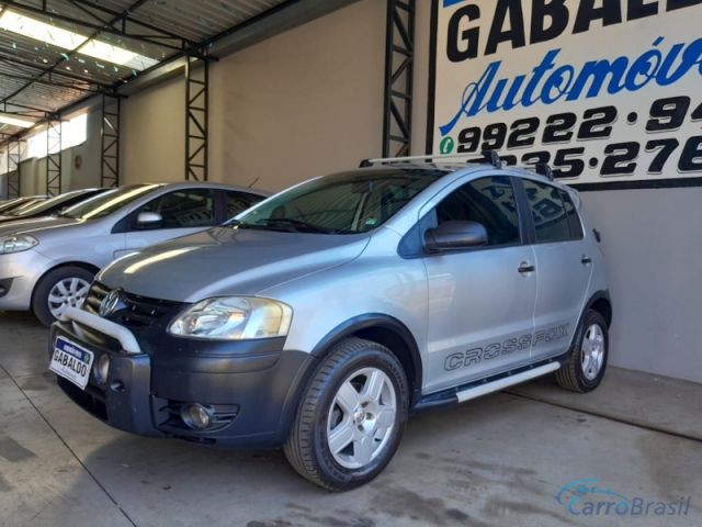 Mais detalhes do Volkswagen CrossFox 1.6 4P.  Flex