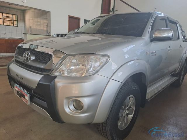 Mais detalhes do Toyota Hilux SRV 4X4 4P.  Diesel