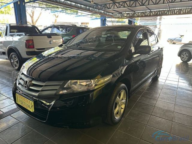 Mais detalhes do Honda City Sedan 4P.  Flex