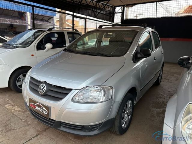 Mais detalhes do Volkswagen Fox 1.0 4P.  Flex