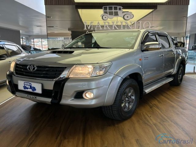 Mais detalhes do Toyota Hilux SR 3.0 4x4 TDi Diesel