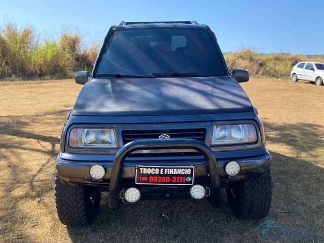 Mais detalhes do Suzuki Vitara 4X4 4P.  Gasolina