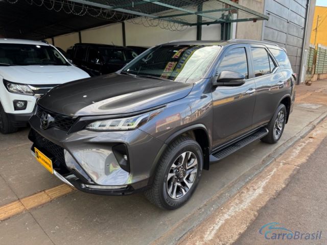 Mais detalhes do Toyota Hilux 2.8 D-4D TURBO DIESEL DIAMOND 7L 4X4 AUTOMTICO Diesel