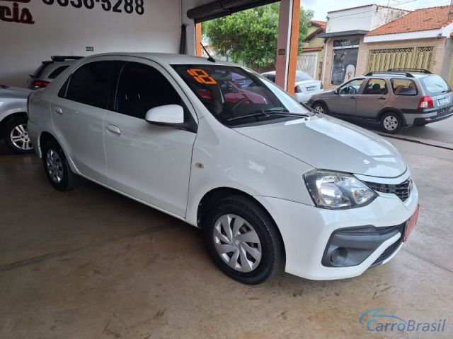 Mais detalhes do Toyota Etios XS 1.5