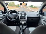 Samuel Automveis | Fiesta Hatch 1.6 ROCAM SEDAN 8V 13/14 - foto 4